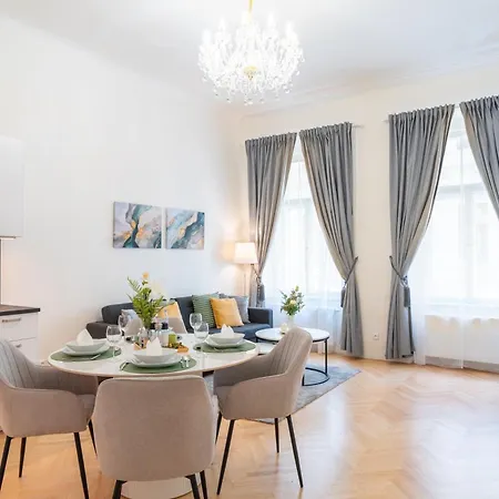 Apartment Crystal In Center Of Prag