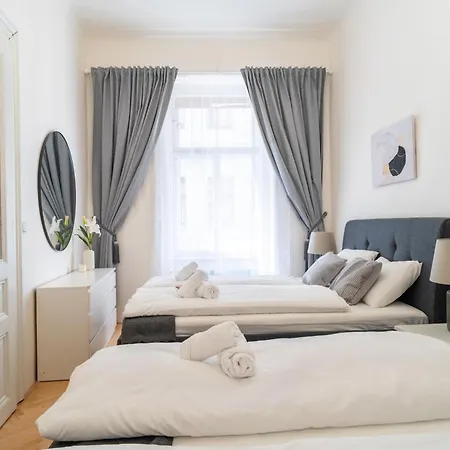 Apartment Crystal In Center Of Prag