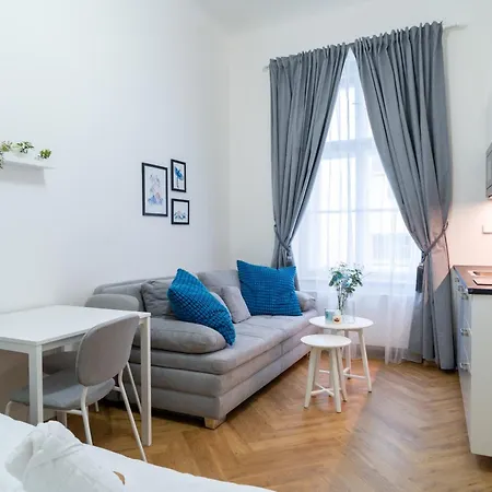 Crystal In Center Of Apartamento *