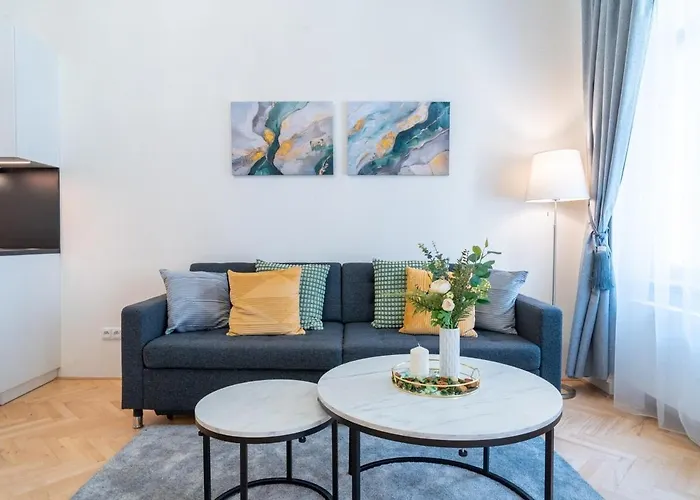 Crystal In Center Of Appartement Prague