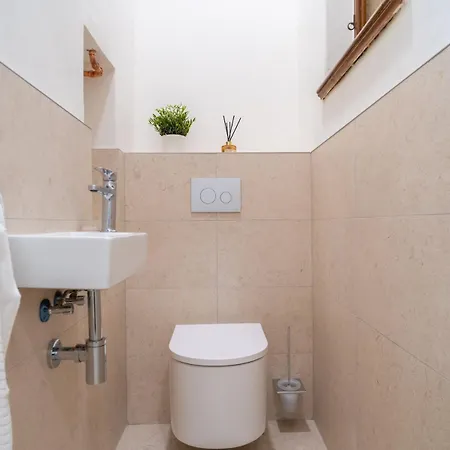 Crystal In Center Of Appartamento *